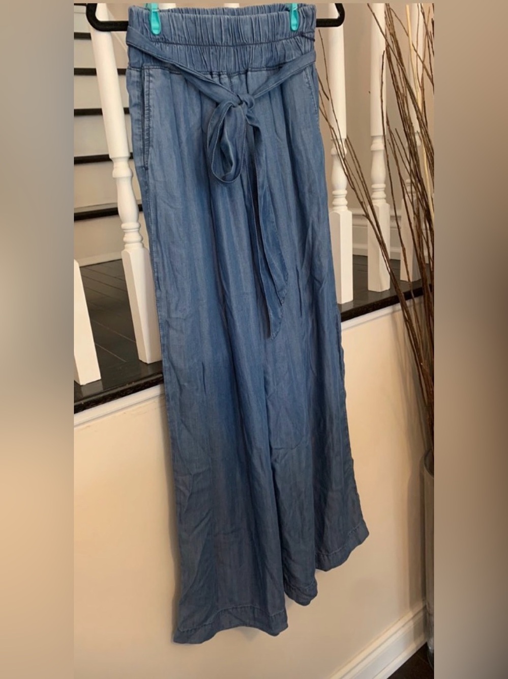 Lightweight Chambray Tie-Waist Pant in Blue